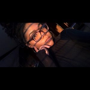 Meet your Posher, Simone